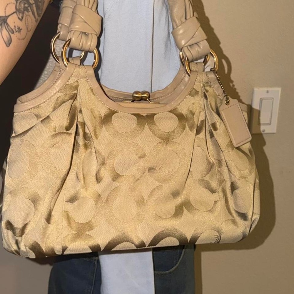 Vintage coach tan and cream shoulder bag